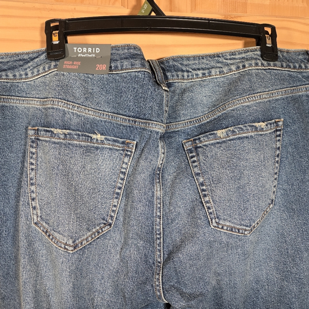 Torrid High Rise Straight Fit Cropped Jeans Blue Denim Raw Hem Size 20 Regular - Picture 7 of 12